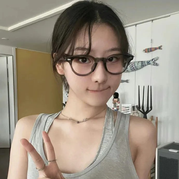 以她之名 高清封面