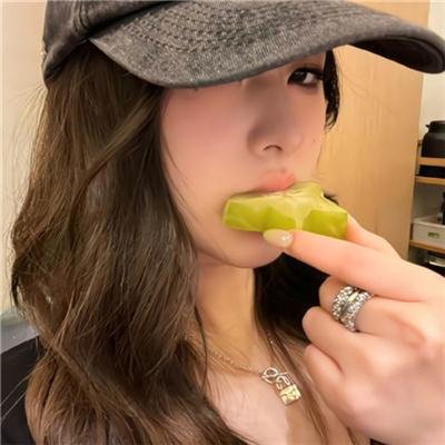 在公交车站直到天明 高清封面
